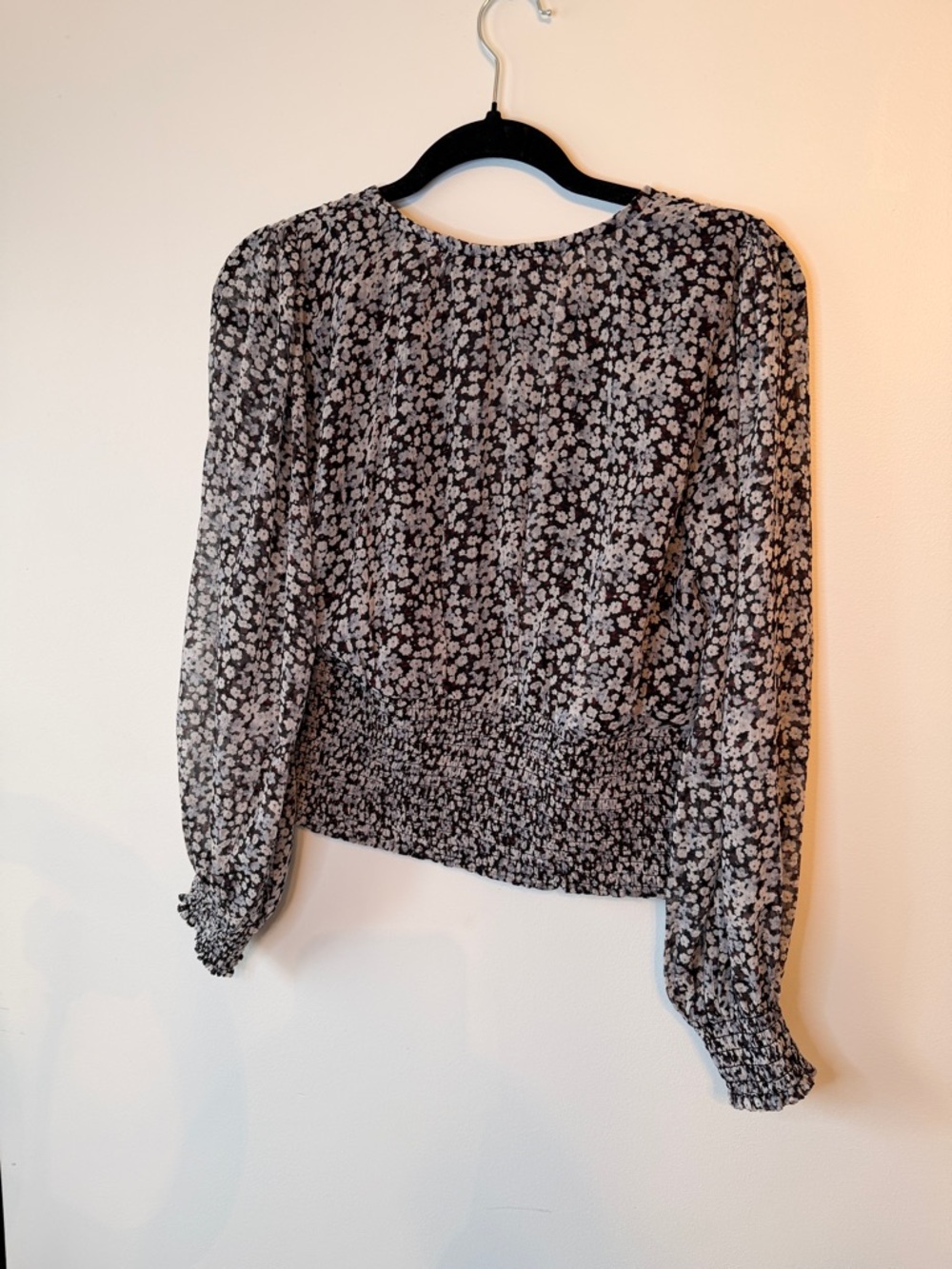 Abercrombie and Fitch Floral Smocked Waist V-Neck Blouse - Navy & White - Picture 2 of 3